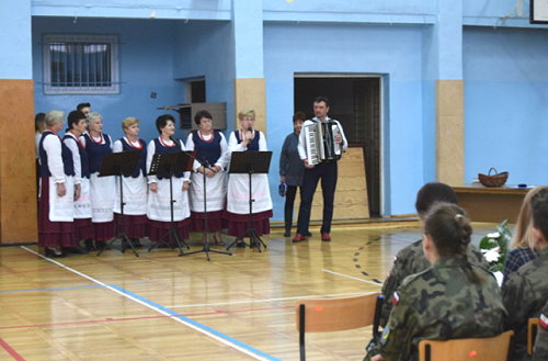 Zespół „Sedranianki” w Szkole Podstawowej w Mazurach 